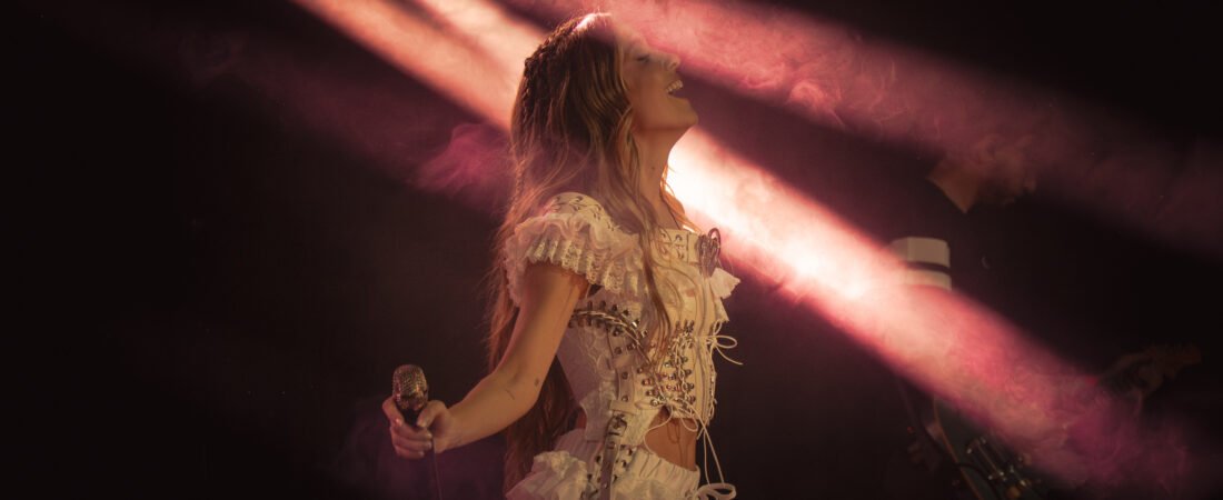 Paula Koops hace vibrar Barcelona con su MOTEL TOUR