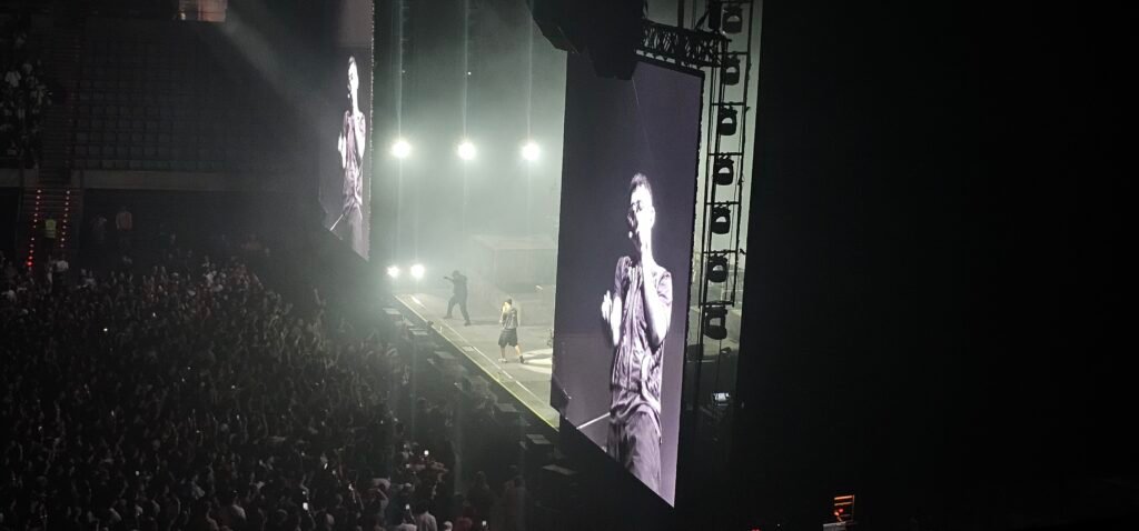 Trueno durante su concierto en Barcelona el 13 de octubre de 2026
