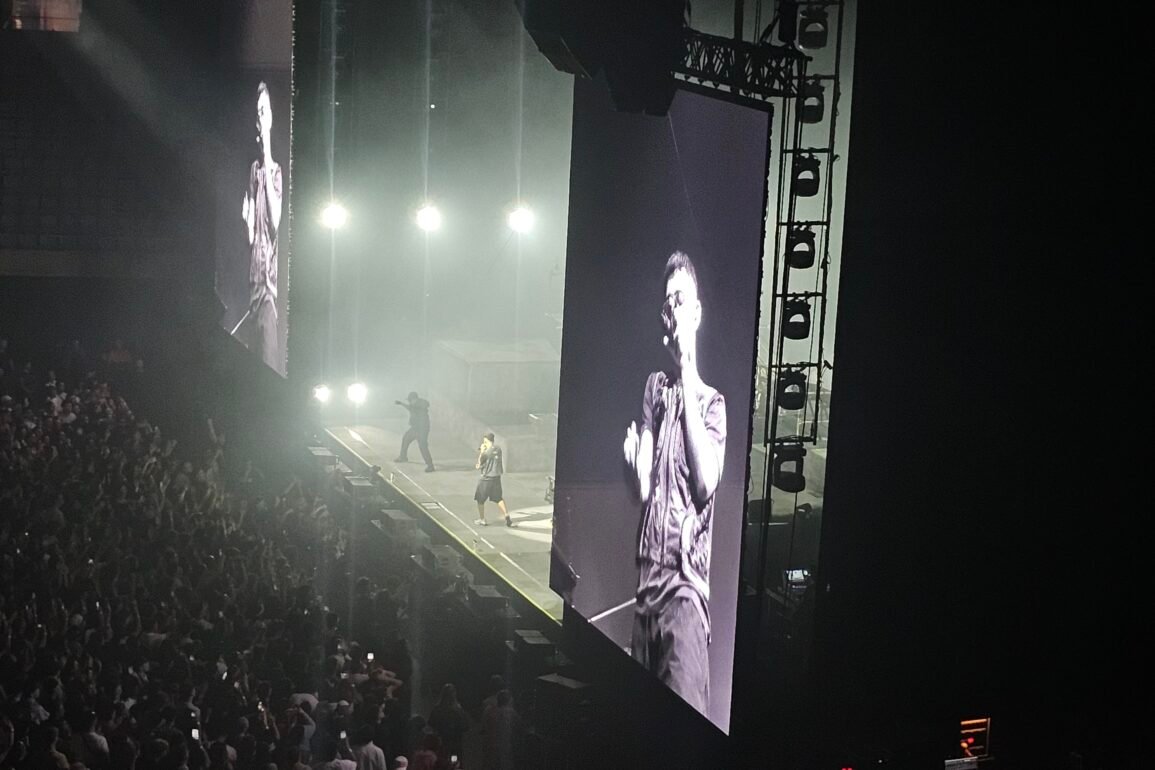 Trueno durante su concierto en Barcelona el 13 de octubre de 2026